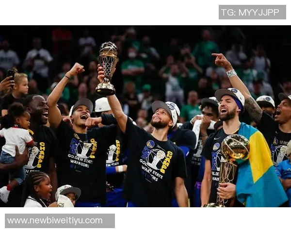 库里赞追梦独特贡献小佩顿展现个人风格助力球队